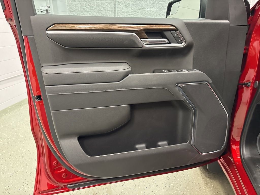 2026 Chevrolet Silverado 1500 RST Crew Cab Short Box 4WD