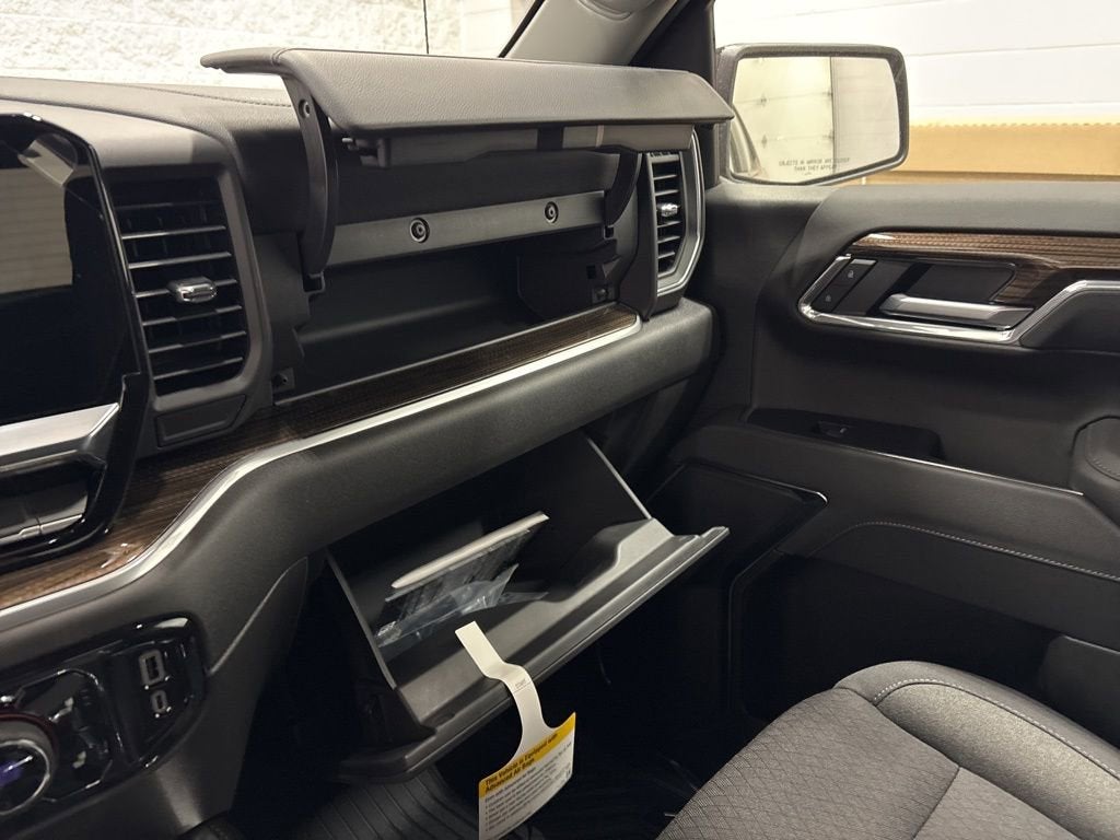 2026 Chevrolet Silverado 1500 RST Crew Cab Short Box 4WD