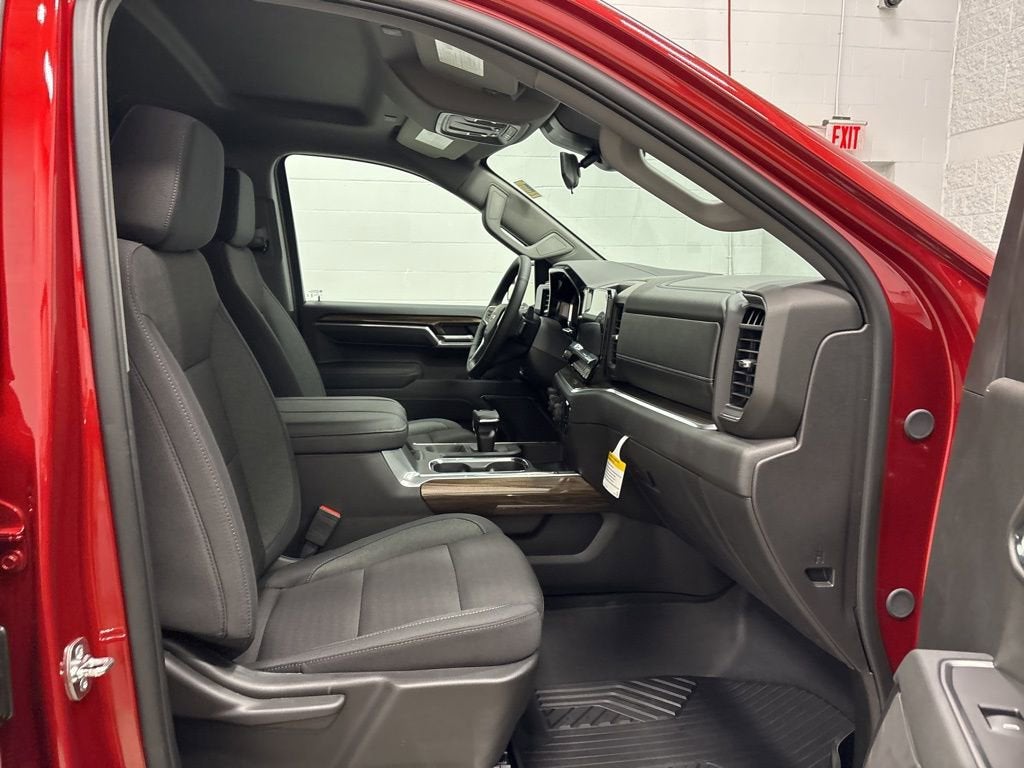 2026 Chevrolet Silverado 1500 RST Crew Cab Short Box 4WD