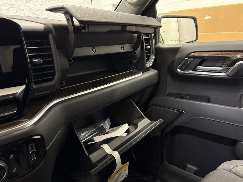2026 Chevrolet Silverado 1500 RST Crew Cab Short Box 4WD