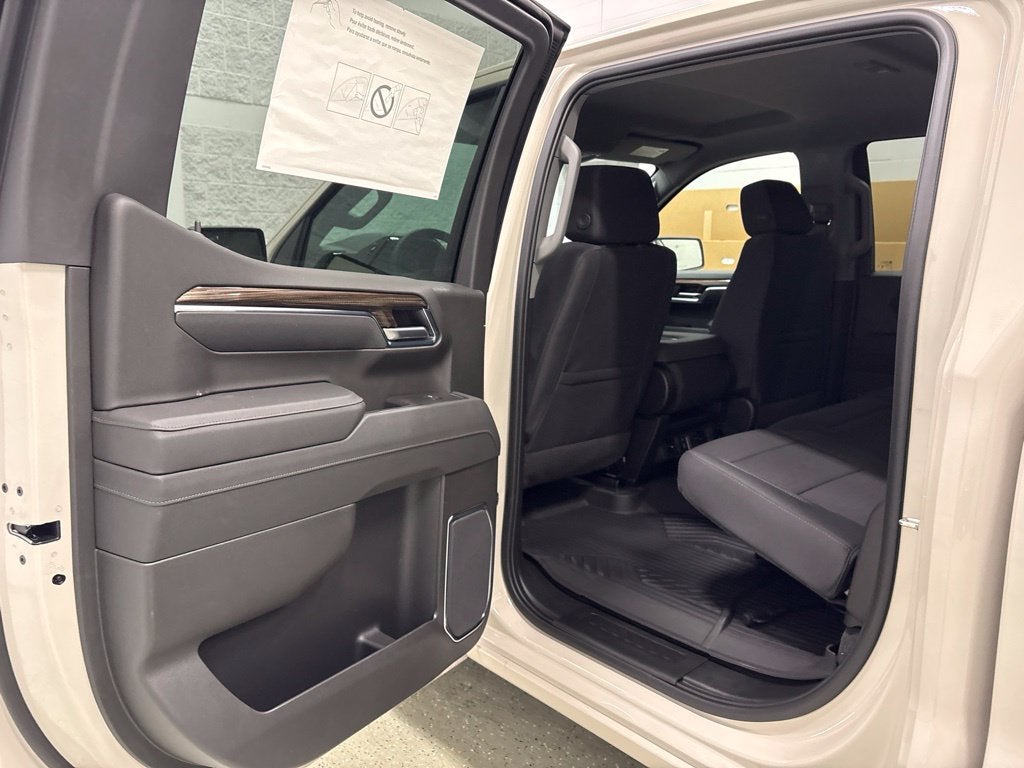 2026 Chevrolet Silverado 1500 RST Crew Cab Short Box 4WD