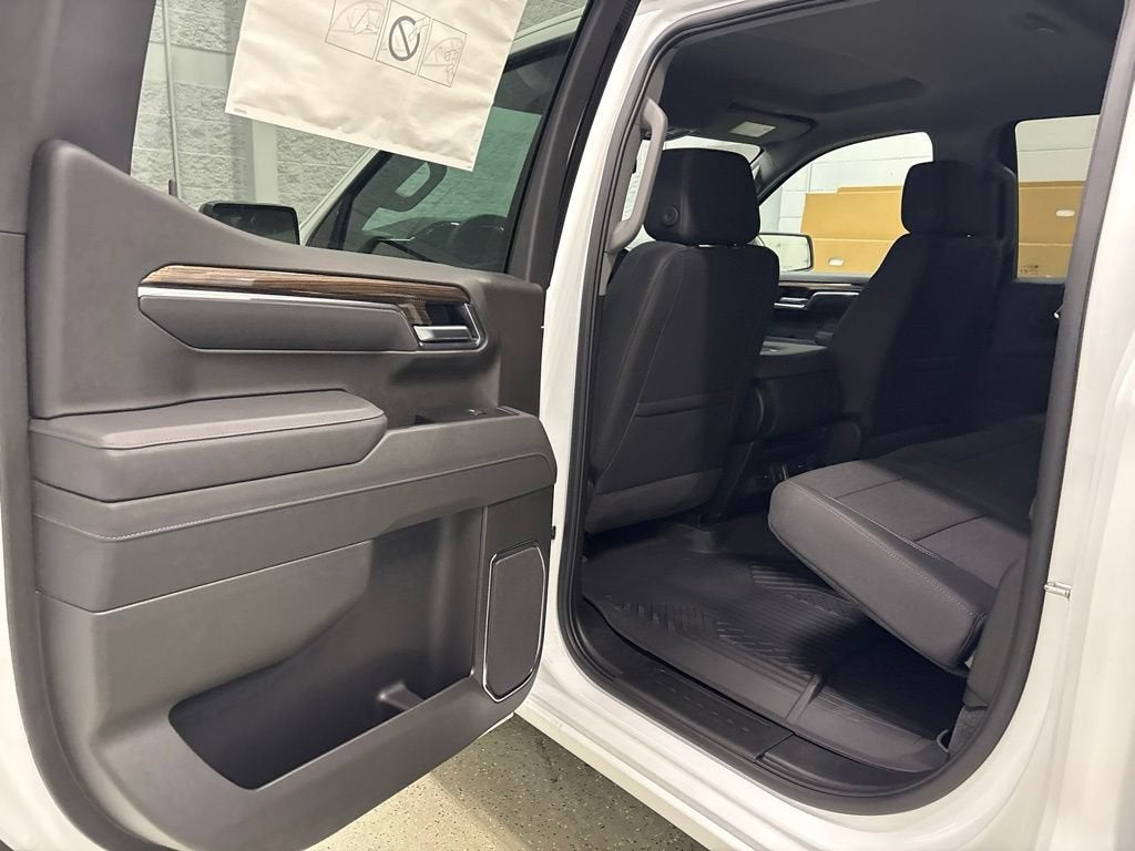 2026 Chevrolet Silverado 1500 RST Crew Cab Short Box 4WD