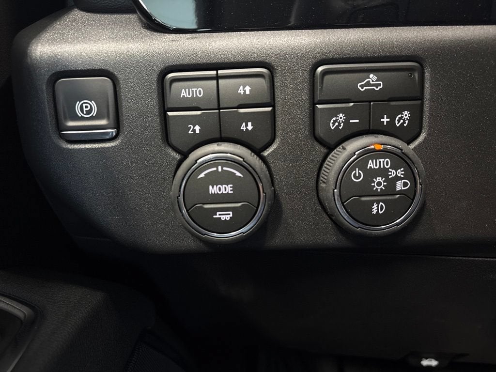 2026 Chevrolet Silverado 1500 RST Crew Cab Short Box 4WD