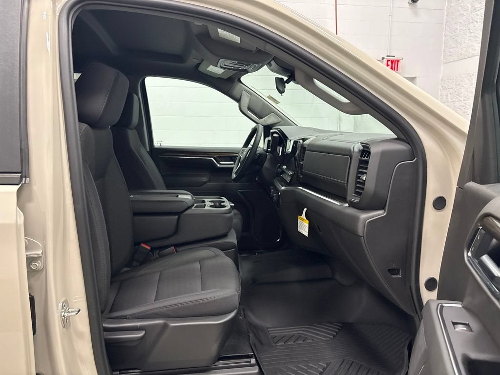 2026 Chevrolet Silverado 1500 RST Crew Cab Short Box 4WD