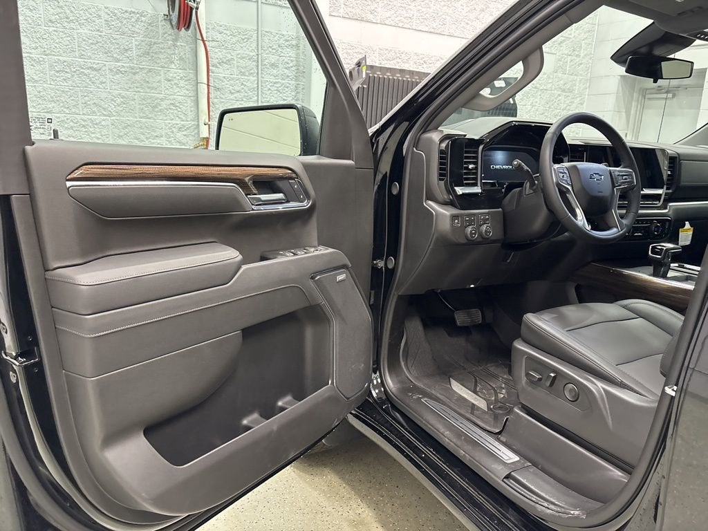 2026 Chevrolet Silverado 1500 RST Crew Cab Standard Box 4WD