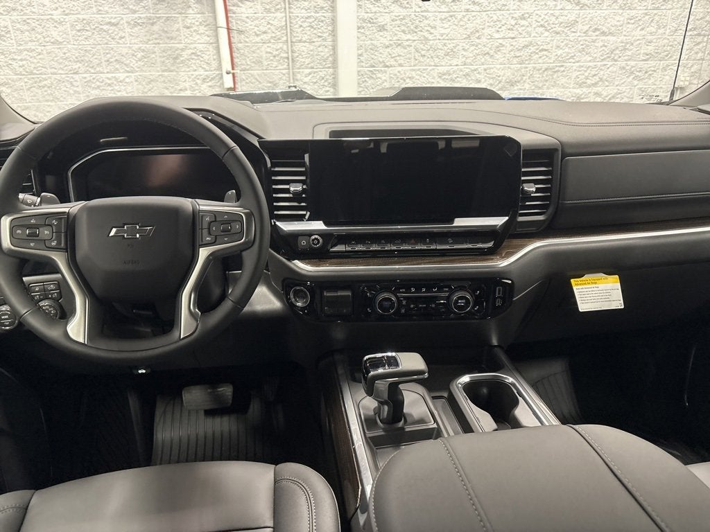 2026 Chevrolet Silverado 1500 LT Trail Boss Crew Cab Short Box 4WD