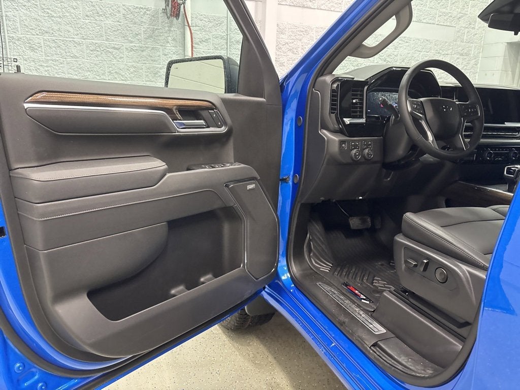 2026 Chevrolet Silverado 1500 LT Trail Boss Crew Cab Short Box 4WD