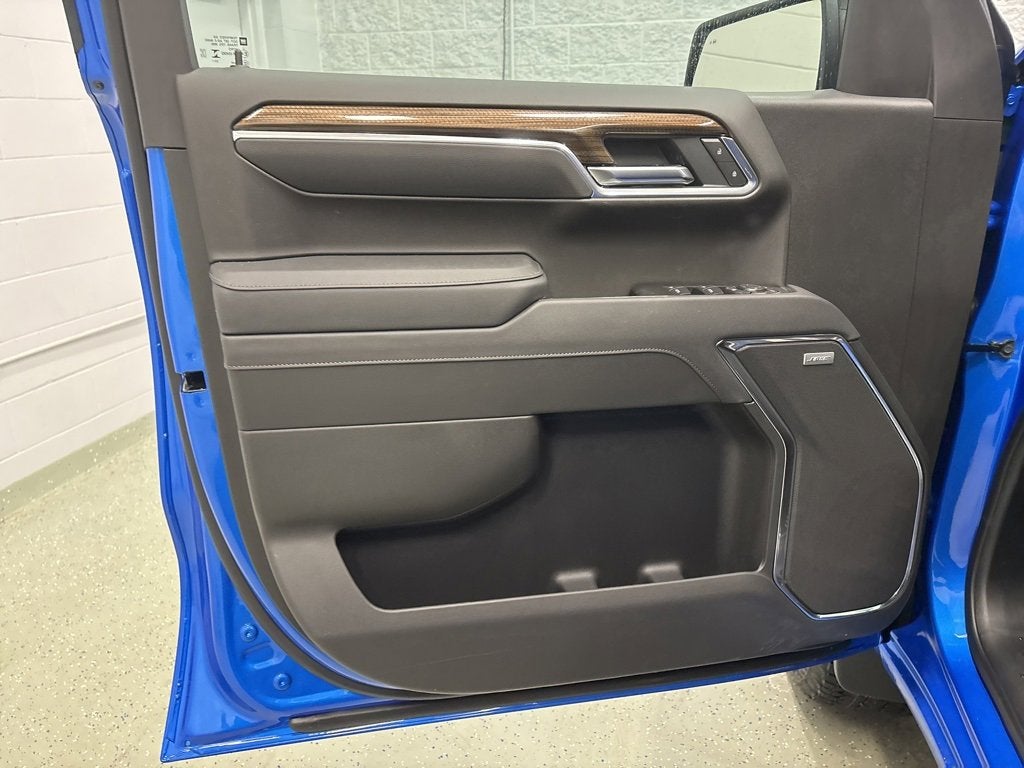 2026 Chevrolet Silverado 1500 LT Trail Boss Crew Cab Short Box 4WD