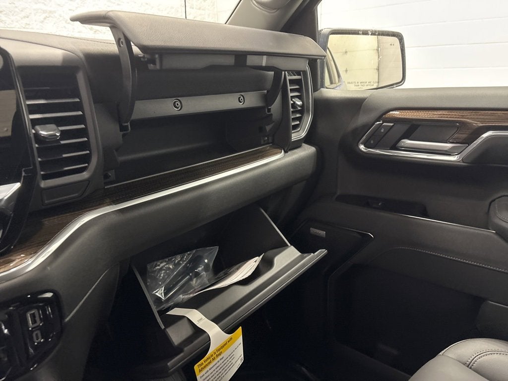 2026 Chevrolet Silverado 1500 LT Trail Boss Crew Cab Short Box 4WD