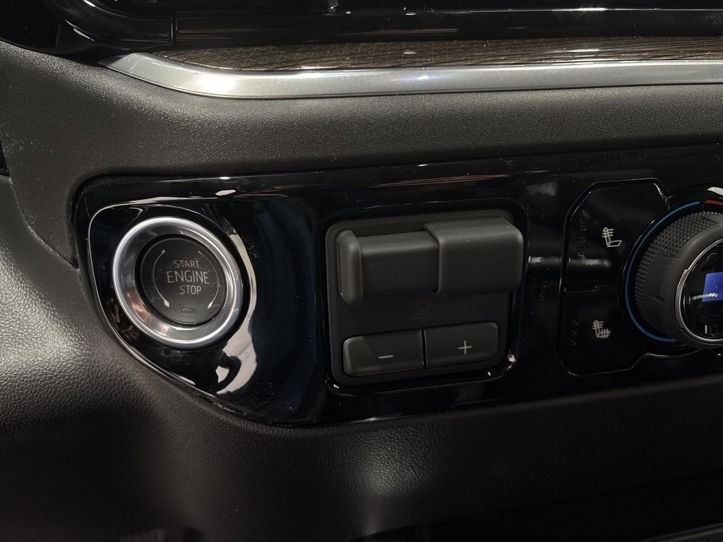 2026 Chevrolet Silverado 1500 LT Trail Boss Crew Cab Short Box 4WD