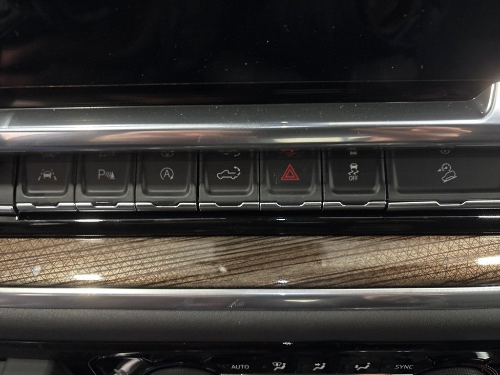 2026 Chevrolet Silverado 1500 LT Trail Boss Crew Cab Short Box 4WD