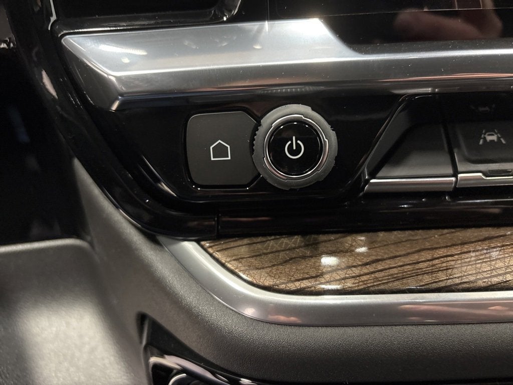 2026 Chevrolet Silverado 1500 LT Trail Boss Crew Cab Short Box 4WD