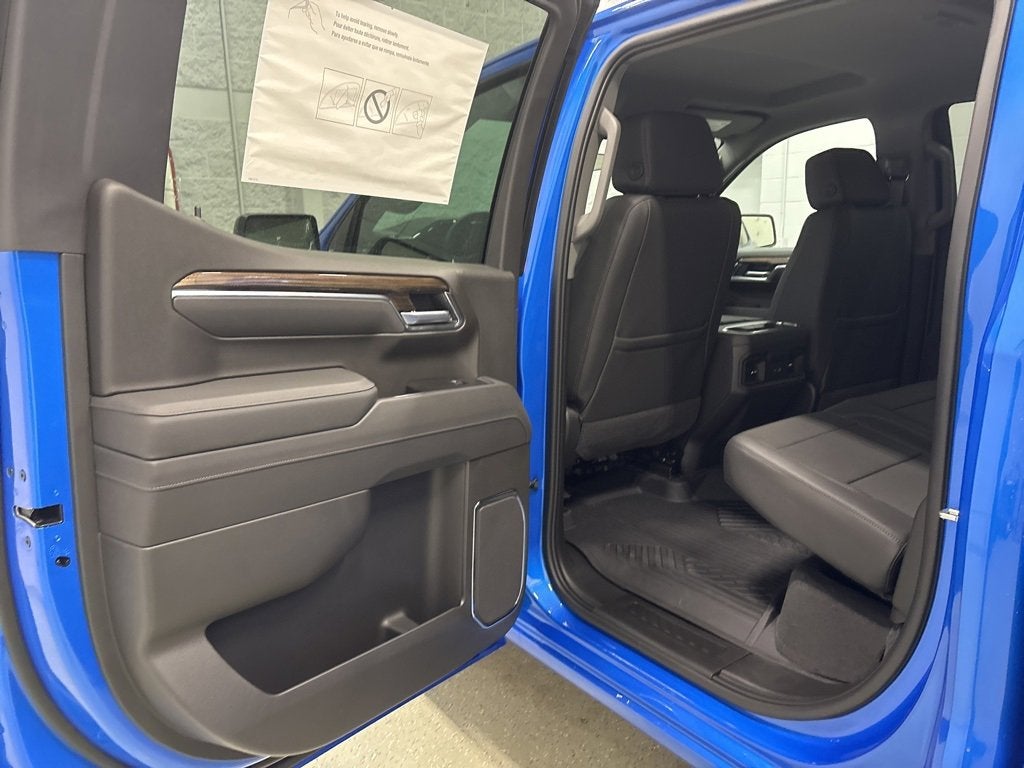 2026 Chevrolet Silverado 1500 LT Trail Boss Crew Cab Short Box 4WD