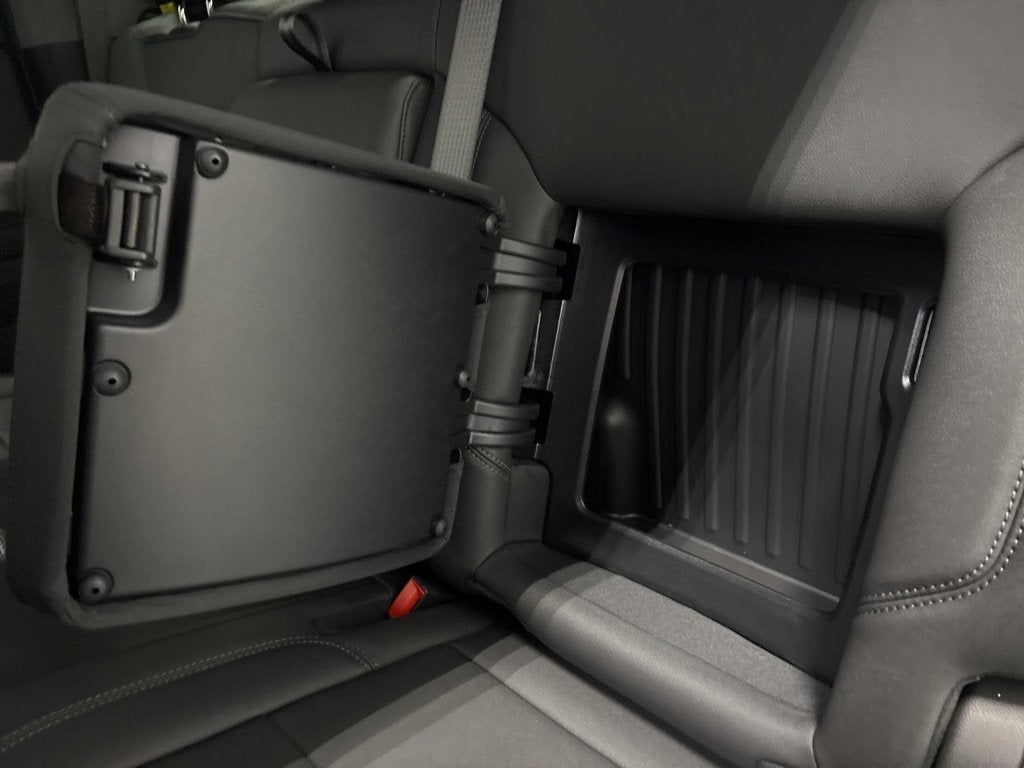 2026 Chevrolet Silverado 1500 LT Trail Boss Crew Cab Short Box 4WD