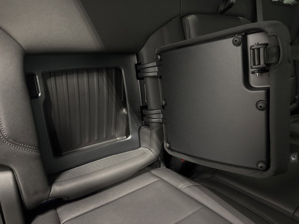 2026 Chevrolet Silverado 1500 LT Trail Boss Crew Cab Short Box 4WD