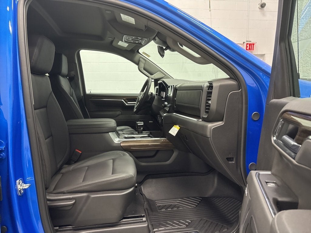 2026 Chevrolet Silverado 1500 LT Trail Boss Crew Cab Short Box 4WD