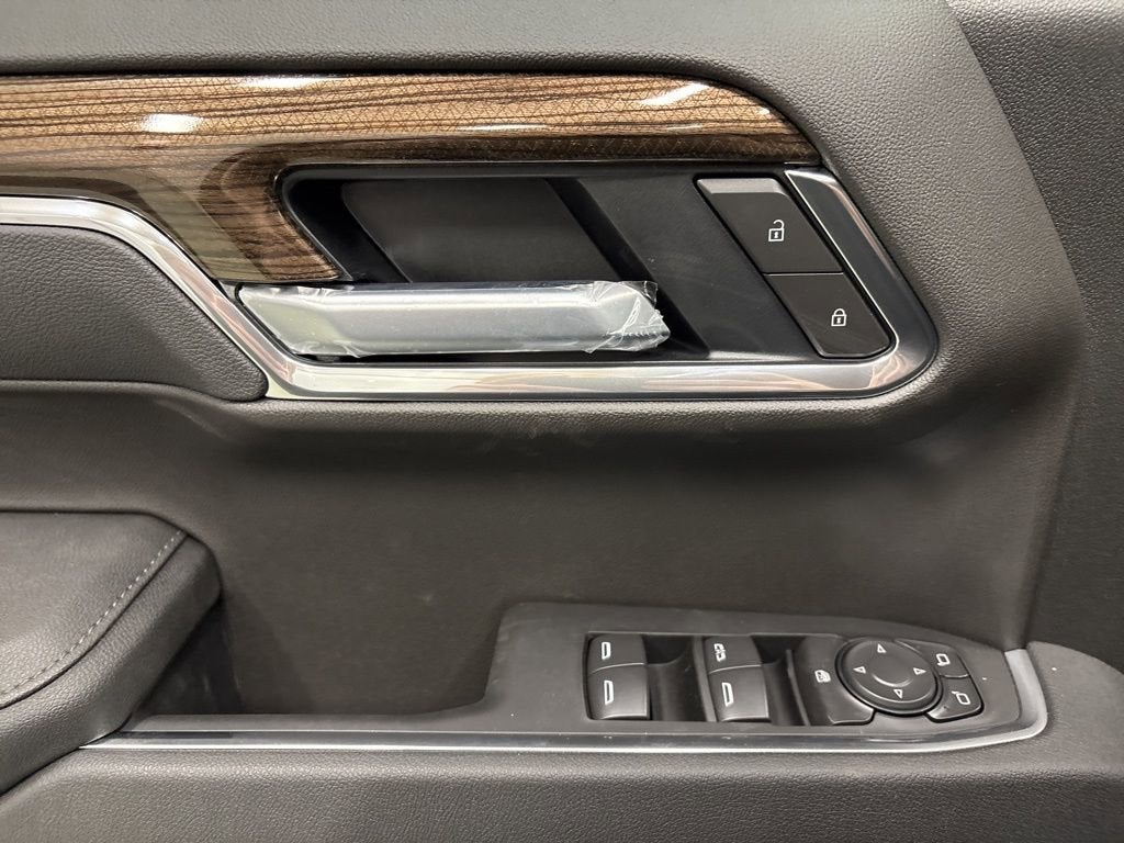 2026 Chevrolet Silverado 1500 LT Trail Boss Crew Cab Short Box 4WD