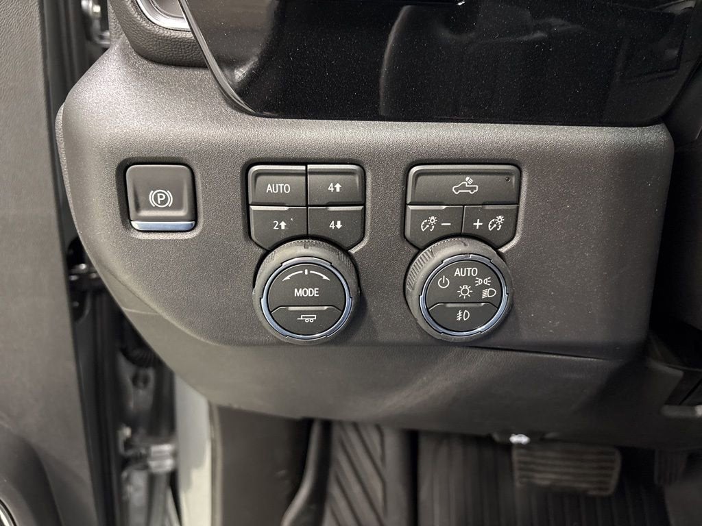 2026 Chevrolet Silverado 1500 LT Trail Boss Crew Cab Short Box 4WD