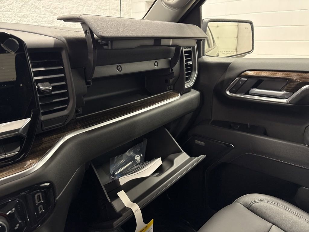 2026 Chevrolet Silverado 1500 LT Trail Boss Crew Cab Short Box 4WD