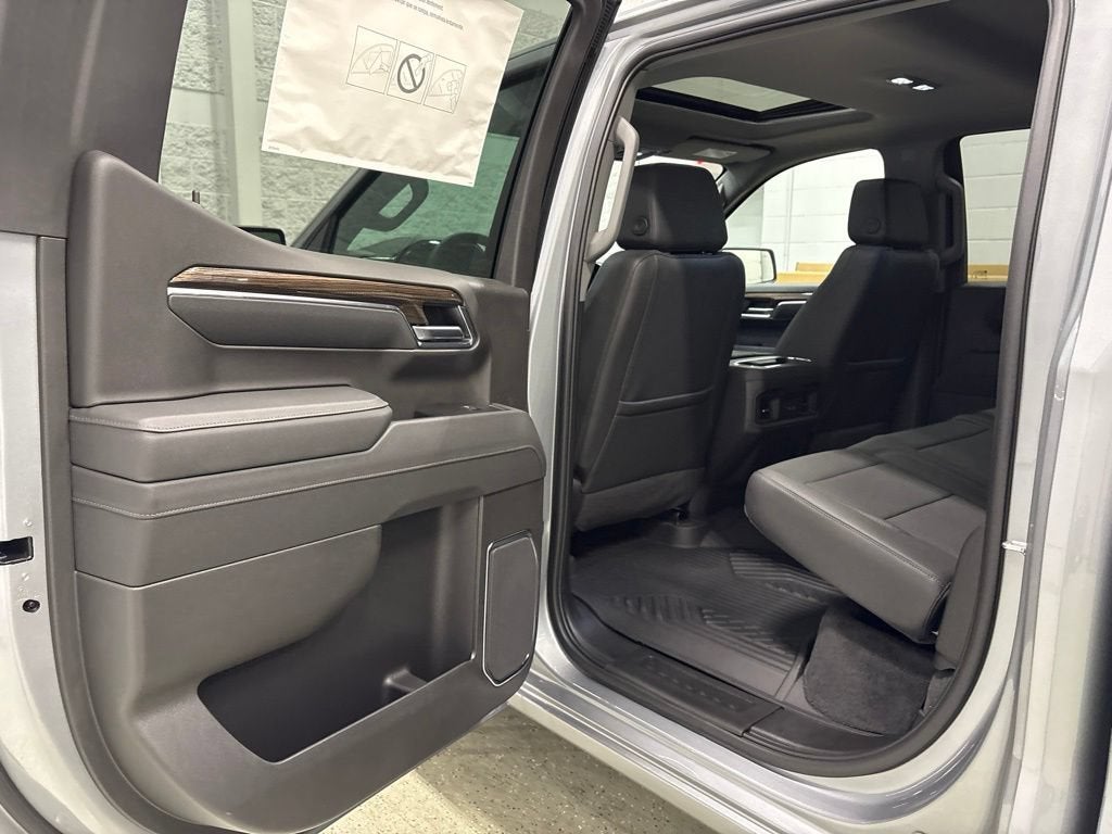 2026 Chevrolet Silverado 1500 LT Trail Boss Crew Cab Short Box 4WD