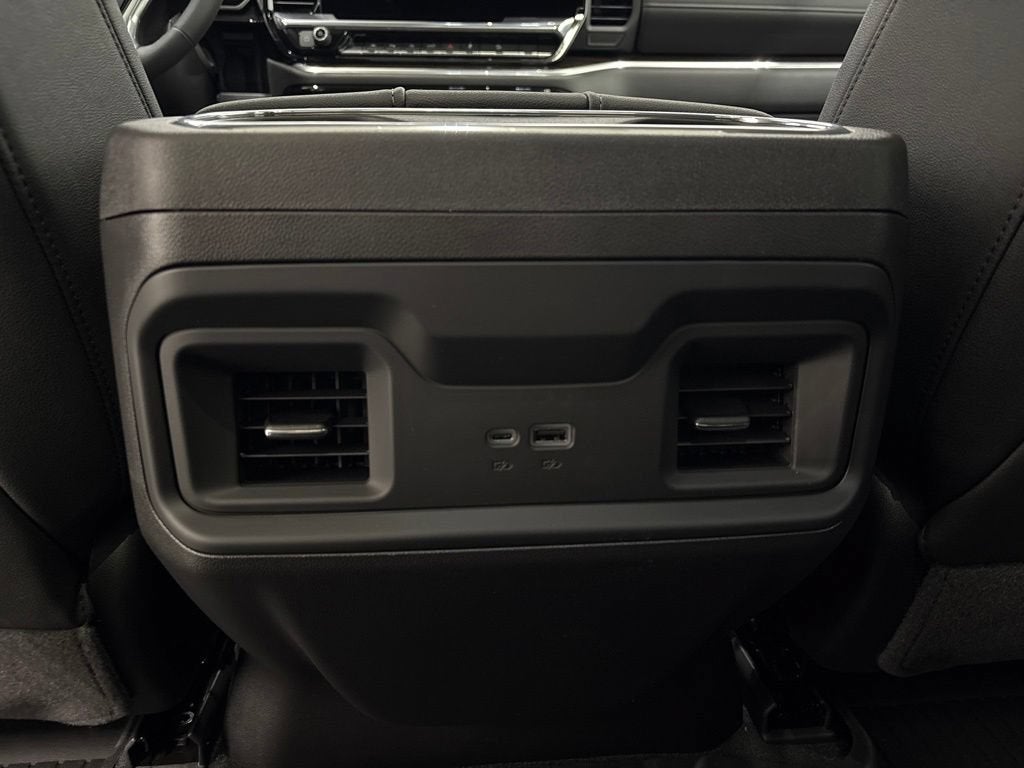 2026 Chevrolet Silverado 1500 LT Trail Boss Crew Cab Short Box 4WD