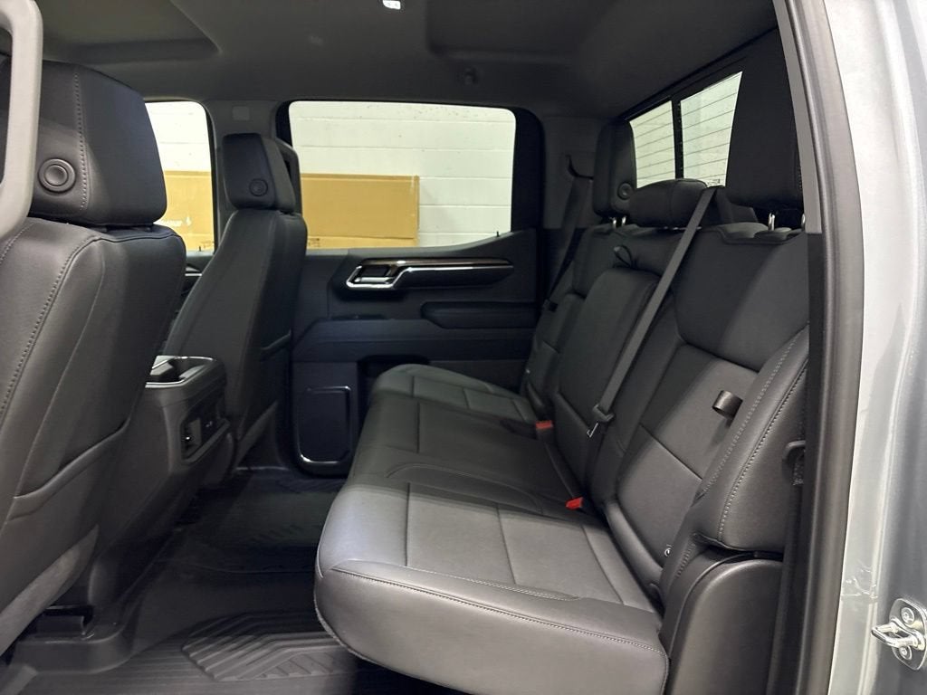2026 Chevrolet Silverado 1500 LT Trail Boss Crew Cab Short Box 4WD