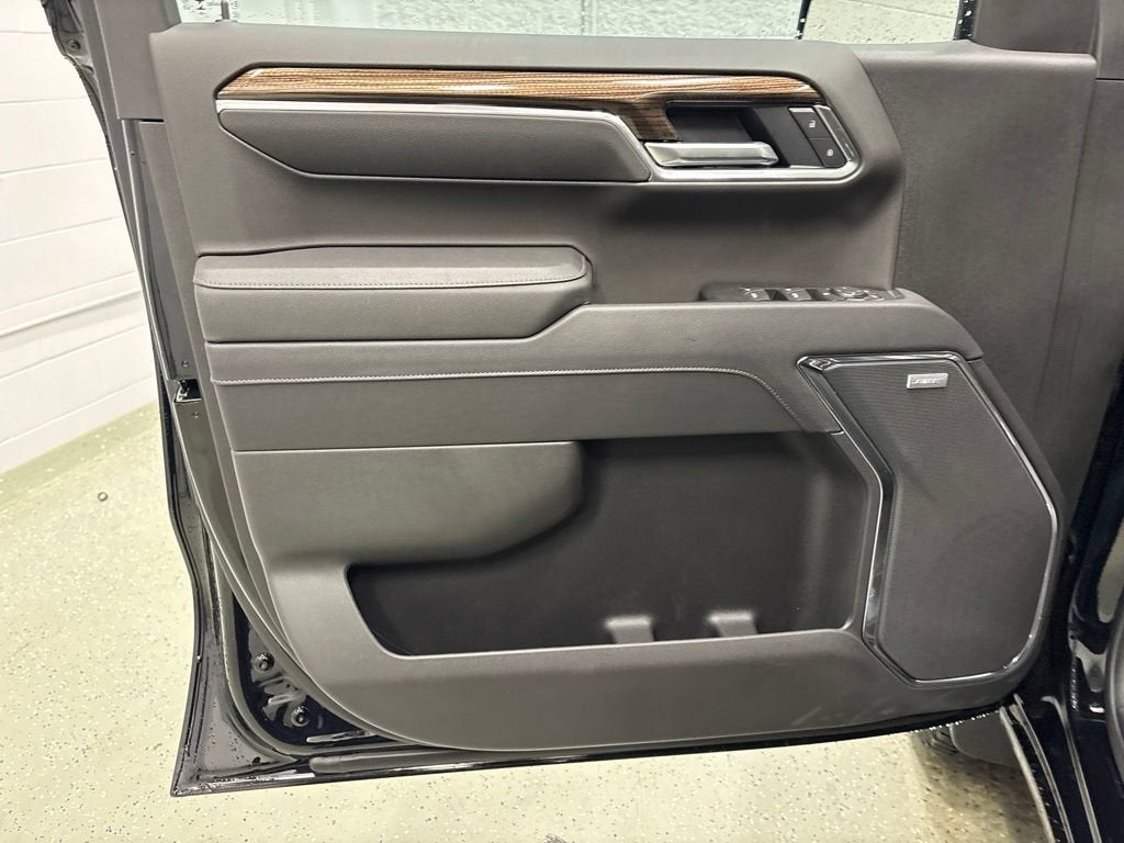 2026 Chevrolet Silverado 1500 LT Trail Boss Crew Cab Short Box 4WD