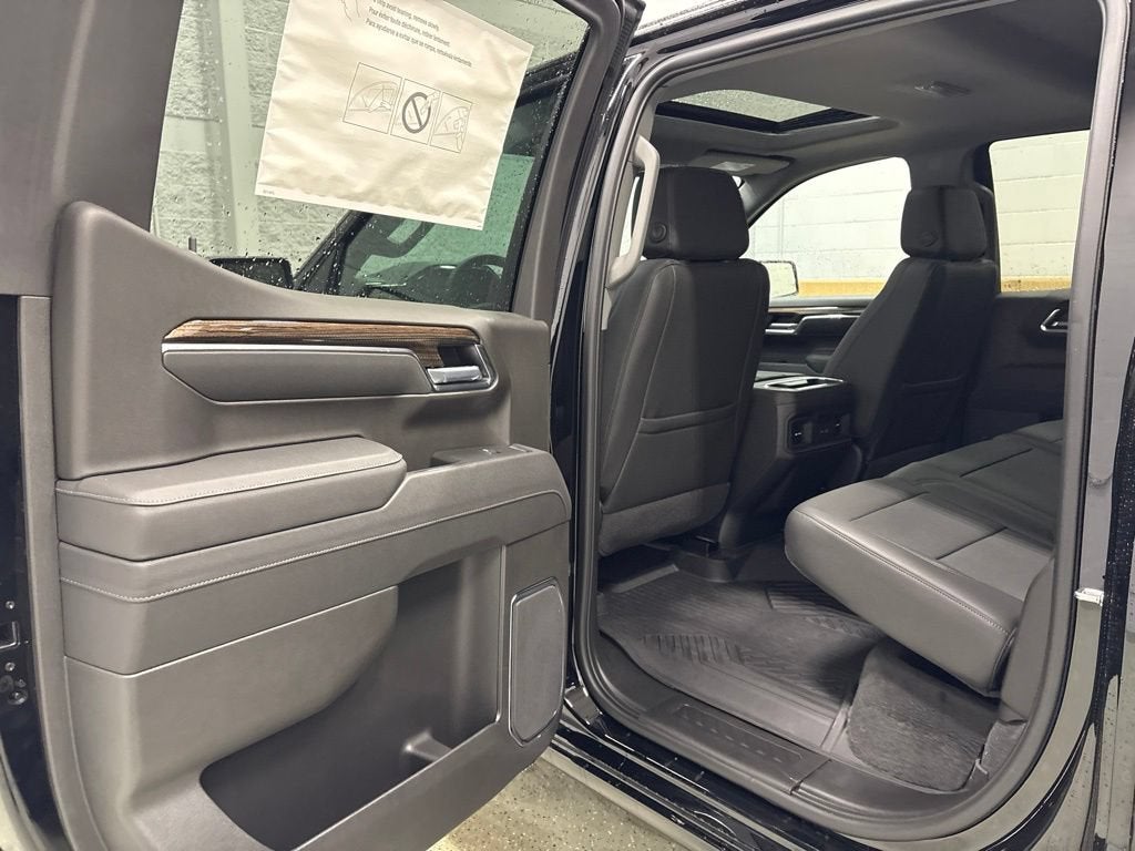2026 Chevrolet Silverado 1500 LT Trail Boss Crew Cab Short Box 4WD