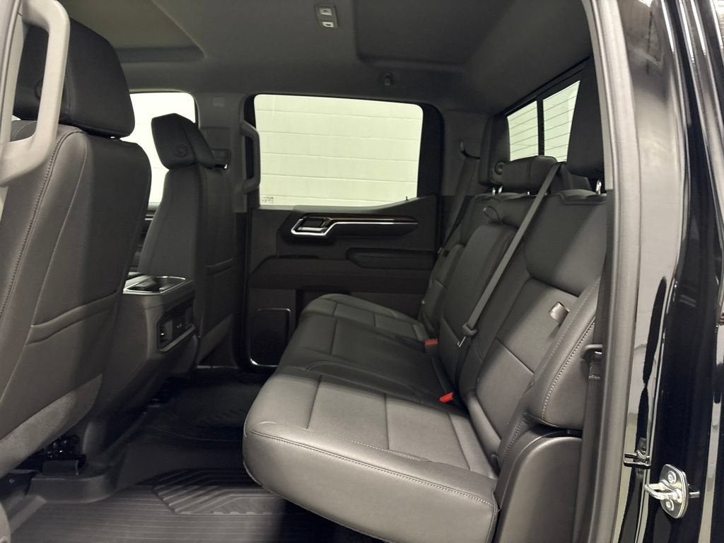 2026 Chevrolet Silverado 1500 LT Trail Boss Crew Cab Short Box 4WD