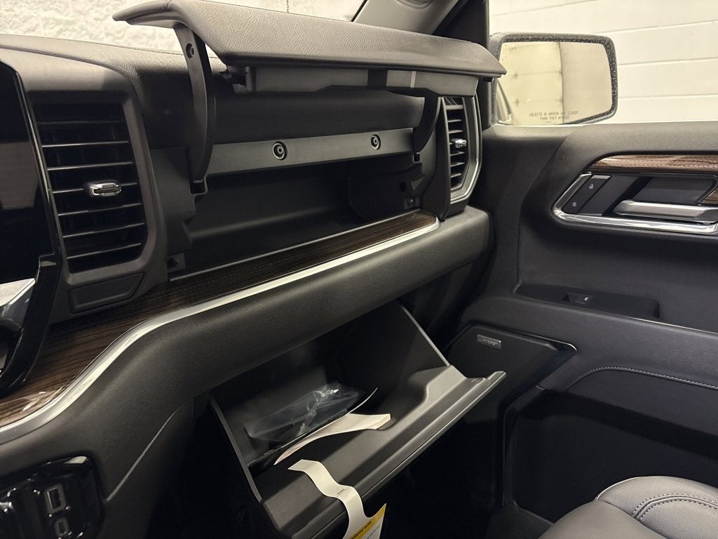 2026 Chevrolet Silverado 1500 LT Trail Boss Crew Cab Short Box 4WD