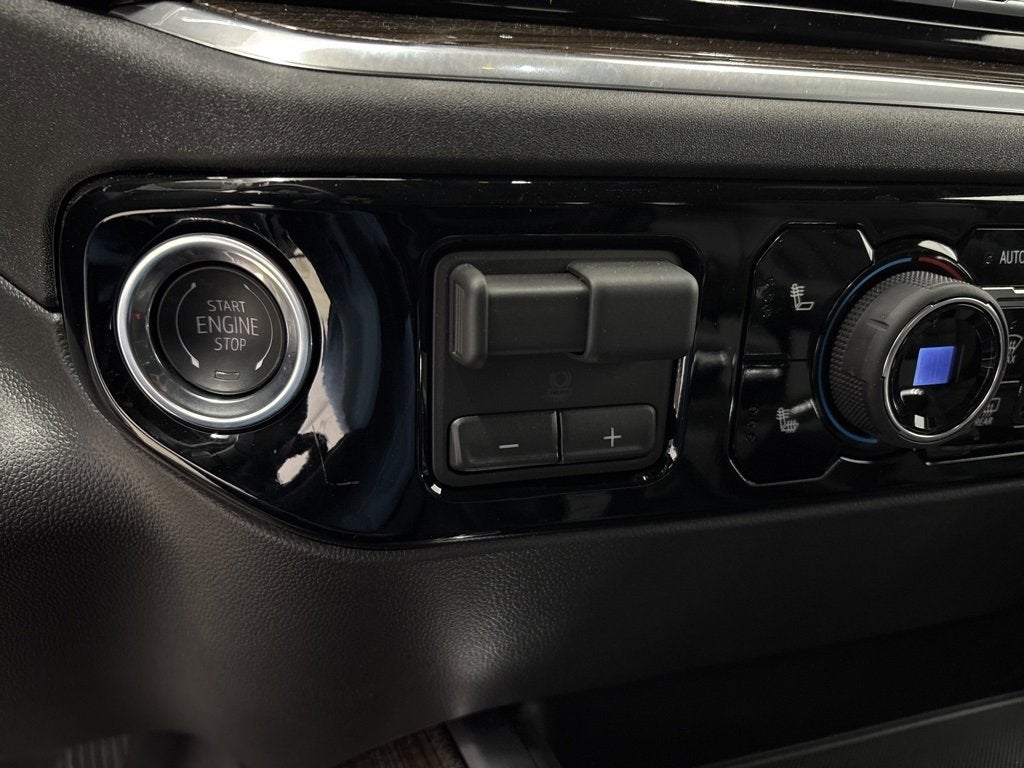 2026 Chevrolet Silverado 1500 LT Trail Boss Crew Cab Short Box 4WD