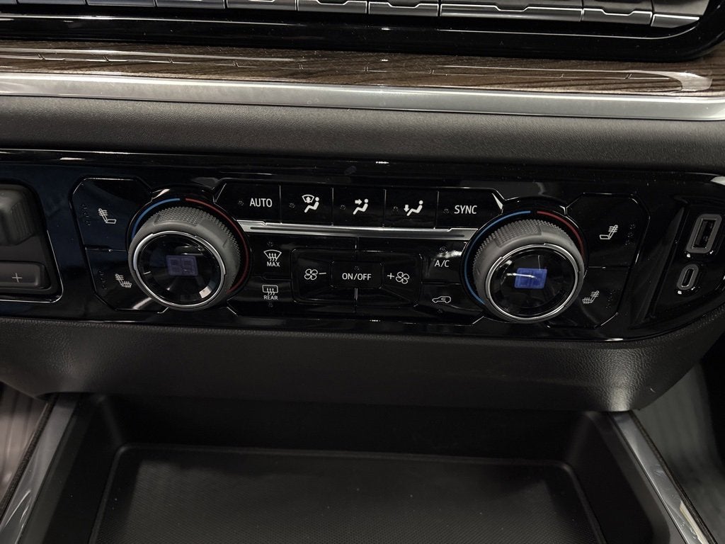 2026 Chevrolet Silverado 1500 LT Trail Boss Crew Cab Short Box 4WD