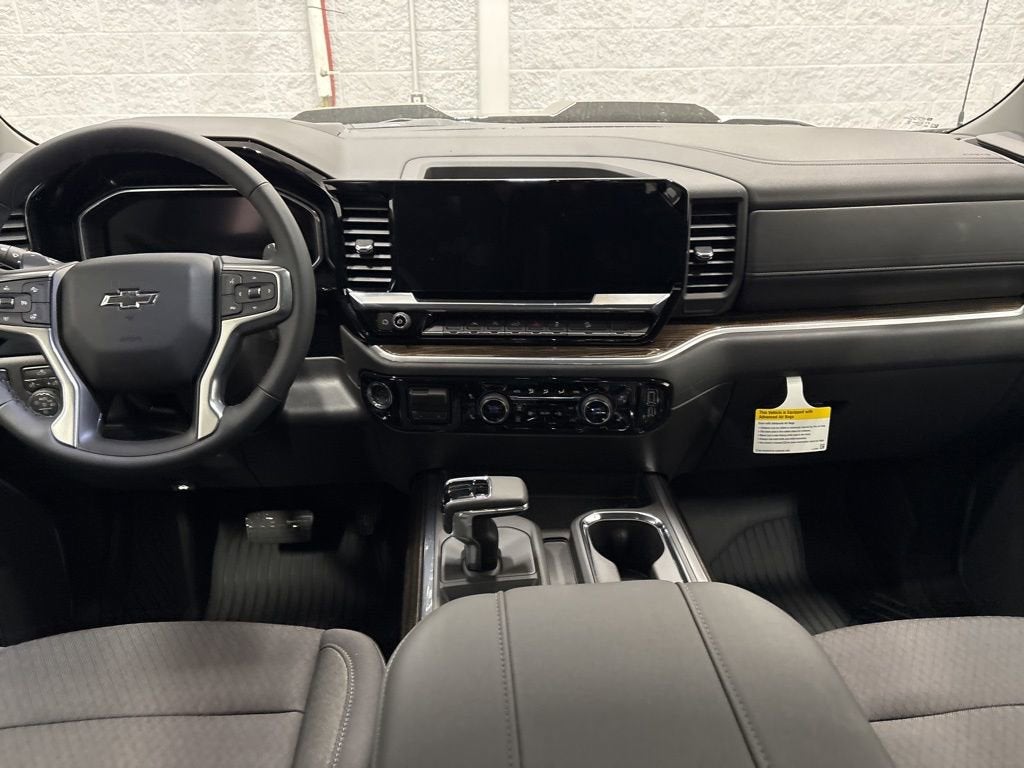 2026 Chevrolet Silverado 1500 LT Trail Boss Crew Cab Short Box 4WD