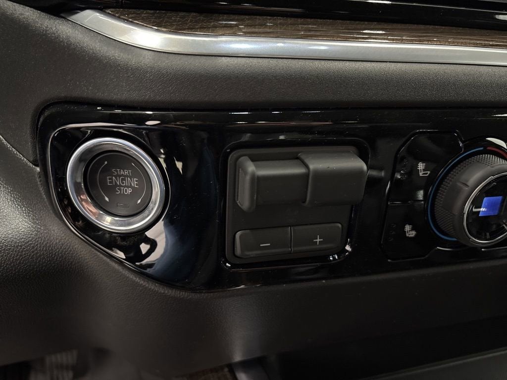 2026 Chevrolet Silverado 1500 LT Trail Boss Crew Cab Short Box 4WD