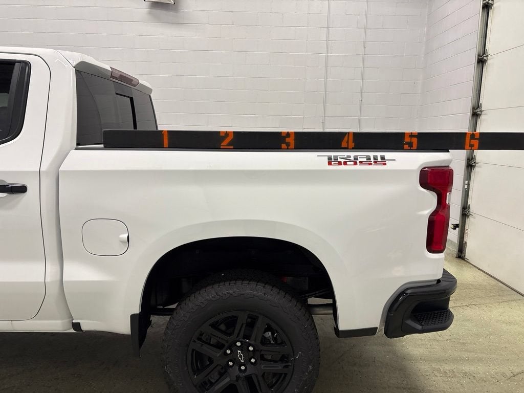 2026 Chevrolet Silverado 1500 LT Trail Boss Crew Cab Short Box 4WD