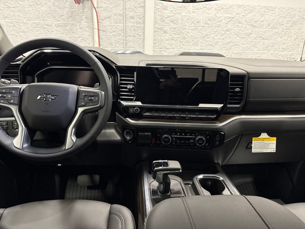 2026 Chevrolet Silverado 1500 LT Trail Boss Crew Cab Short Box 4WD