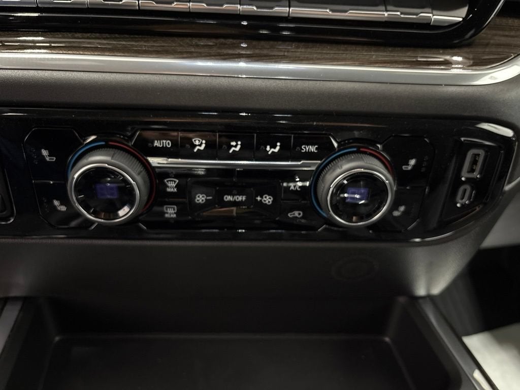 2026 Chevrolet Silverado 1500 LT Trail Boss Crew Cab Short Box 4WD