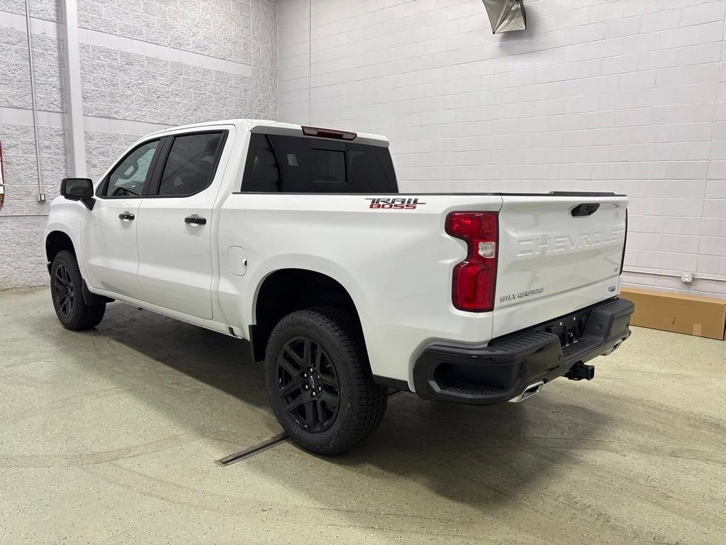 2026 Chevrolet Silverado 1500 LT Trail Boss Crew Cab Short Box 4WD
