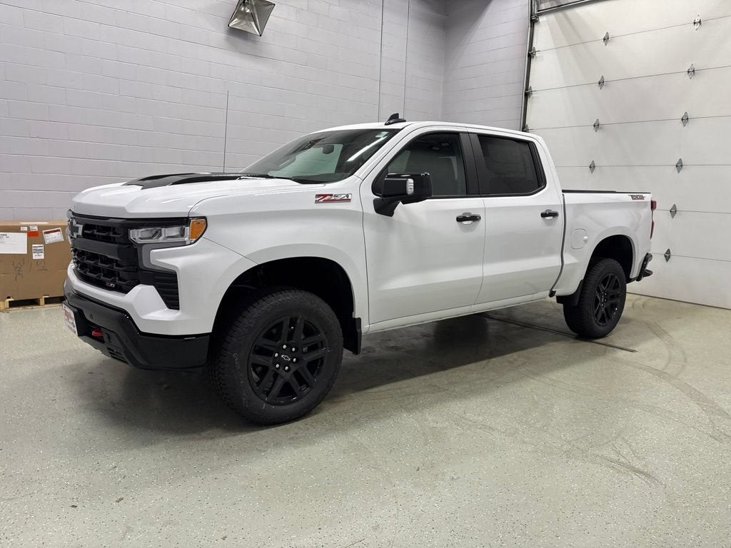 2026 Chevrolet Silverado 1500 LT Trail Boss Crew Cab Short Box 4WD
