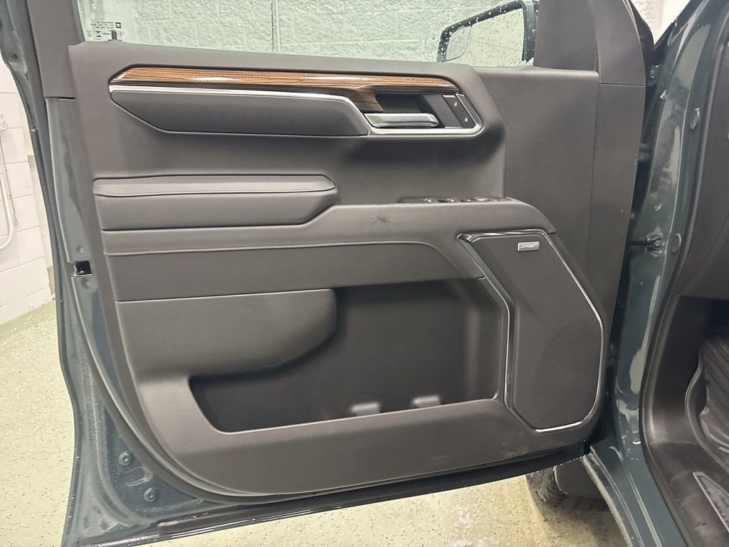 2026 Chevrolet Silverado 1500 LT Trail Boss Crew Cab Short Box 4WD