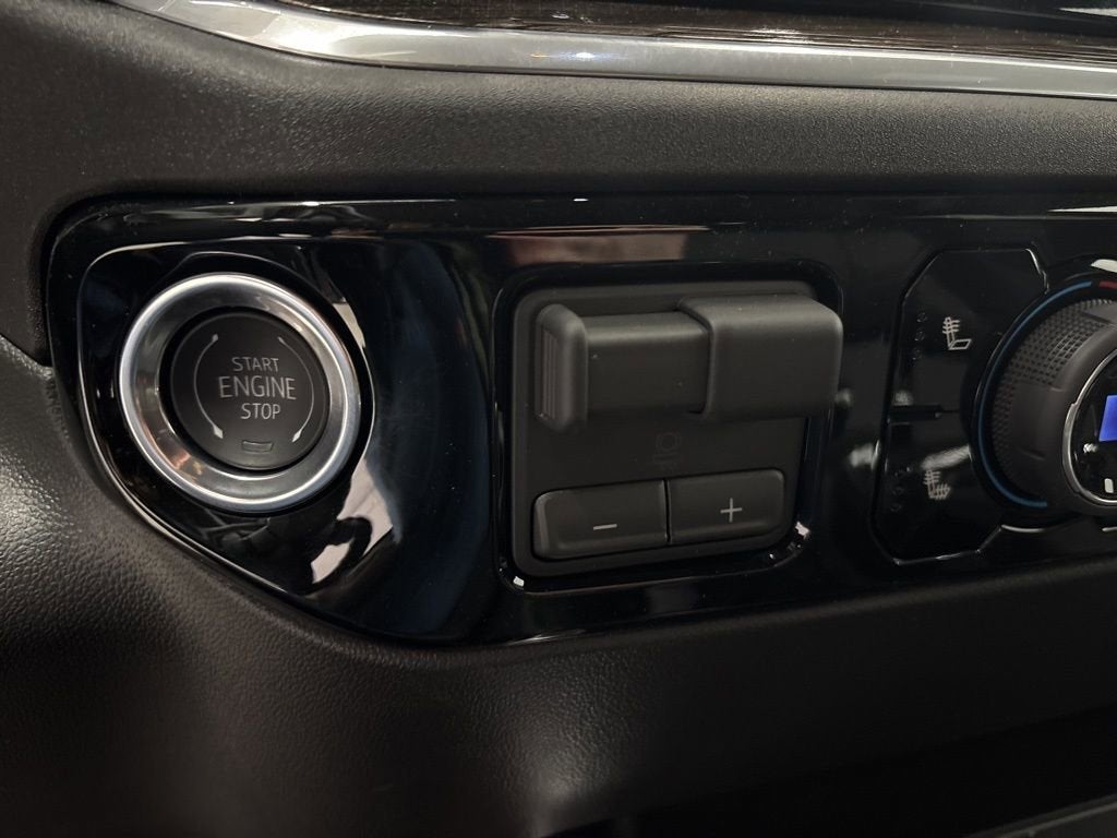 2026 Chevrolet Silverado 1500 LT Trail Boss Crew Cab Short Box 4WD