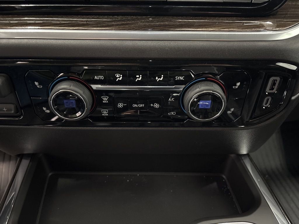 2026 Chevrolet Silverado 1500 LT Trail Boss Crew Cab Short Box 4WD