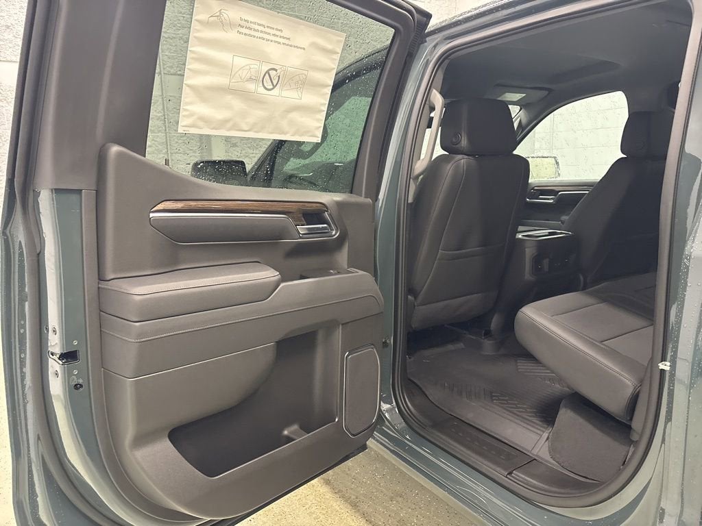 2026 Chevrolet Silverado 1500 LT Trail Boss Crew Cab Short Box 4WD