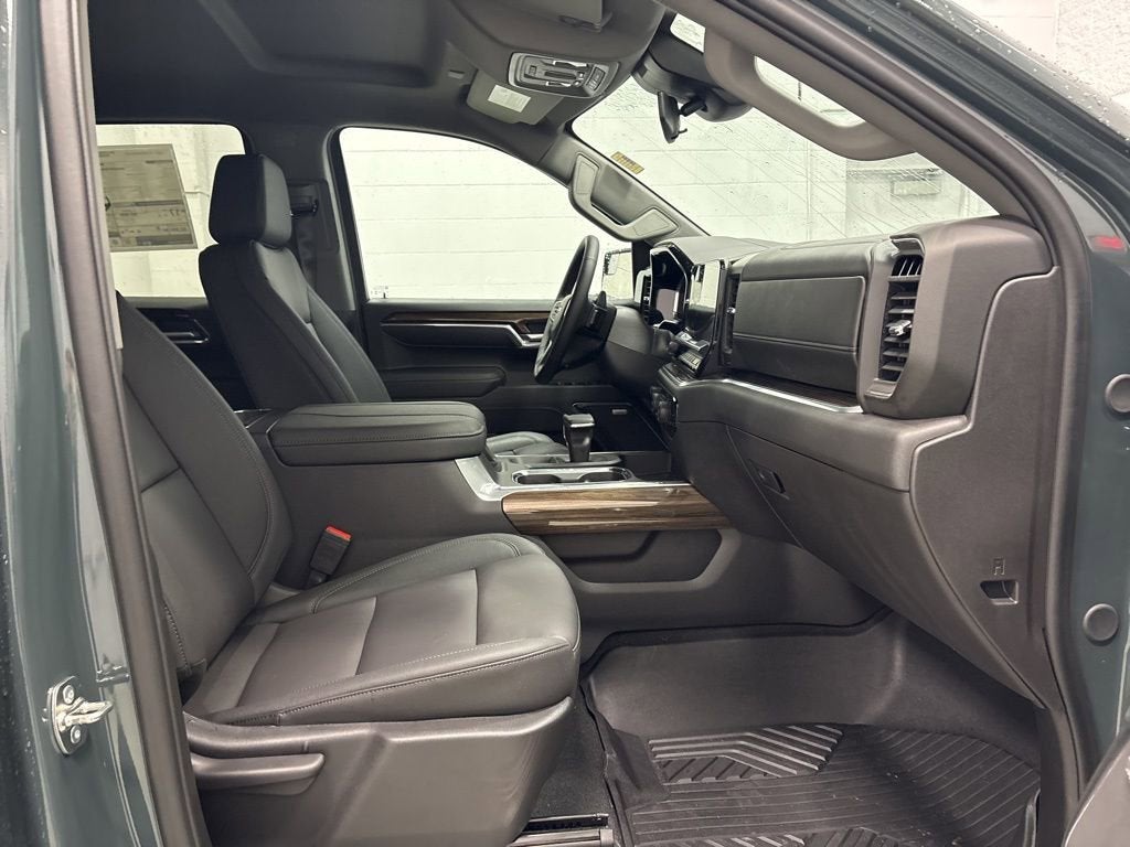 2026 Chevrolet Silverado 1500 LT Trail Boss Crew Cab Short Box 4WD