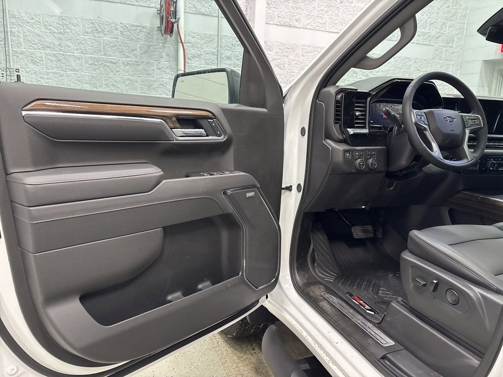 2026 Chevrolet Silverado 1500 LT Trail Boss Crew Cab Standard Box 4WD