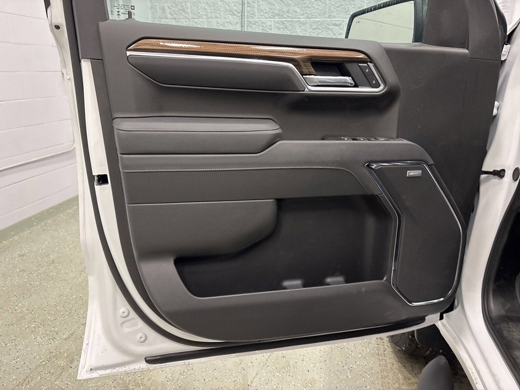 2026 Chevrolet Silverado 1500 LT Trail Boss Crew Cab Standard Box 4WD