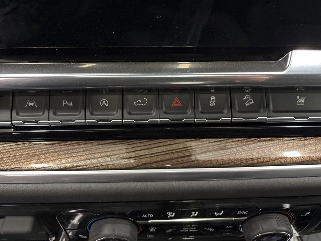 2026 Chevrolet Silverado 1500 LT Trail Boss Crew Cab Standard Box 4WD