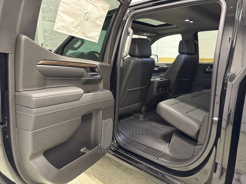 2026 Chevrolet Silverado 1500 LT Trail Boss Crew Cab Short Box 4WD