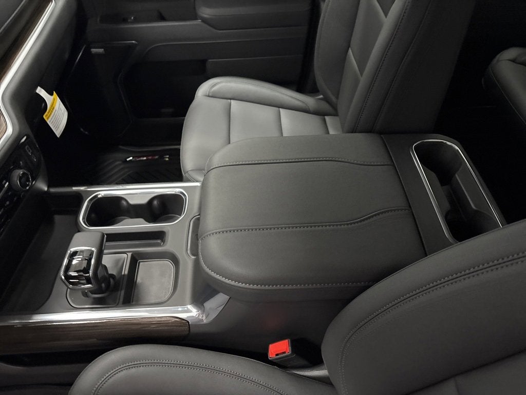 2026 Chevrolet Silverado 1500 LT Trail Boss Crew Cab Short Box 4WD