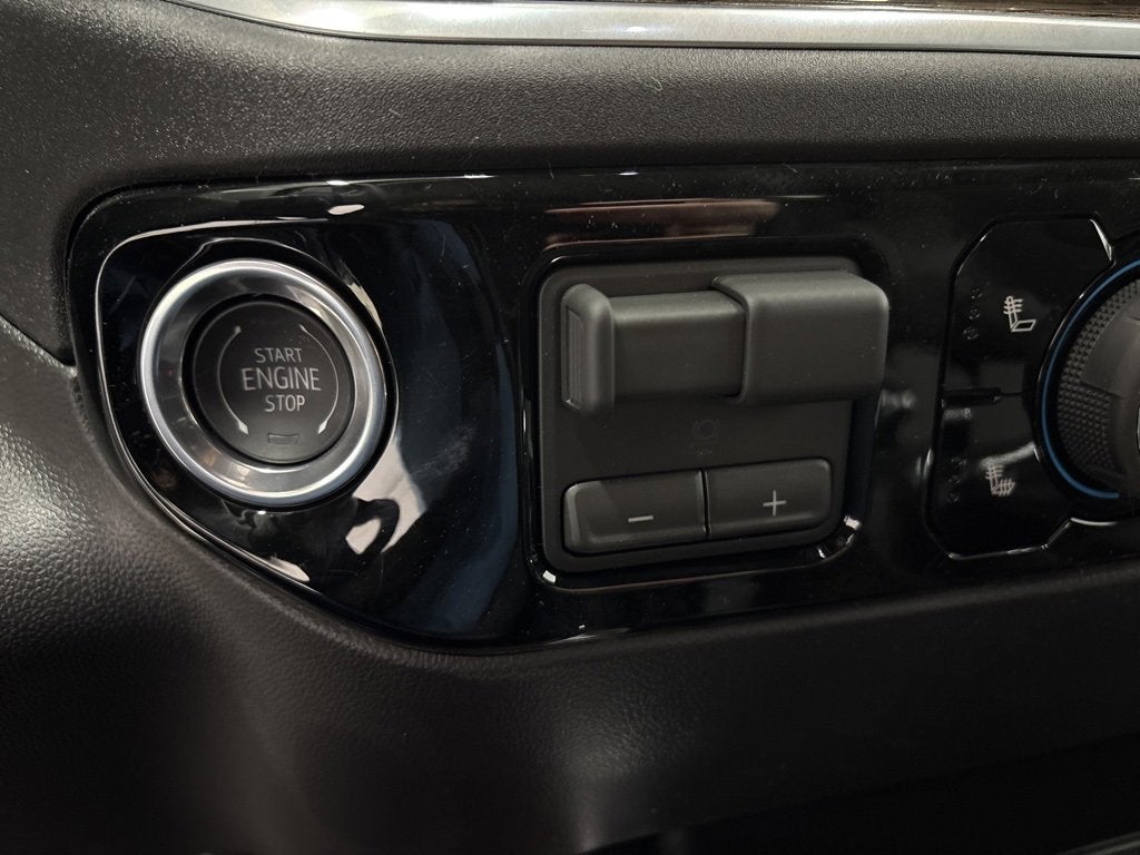 2026 Chevrolet Silverado 1500 LT Trail Boss Crew Cab Short Box 4WD